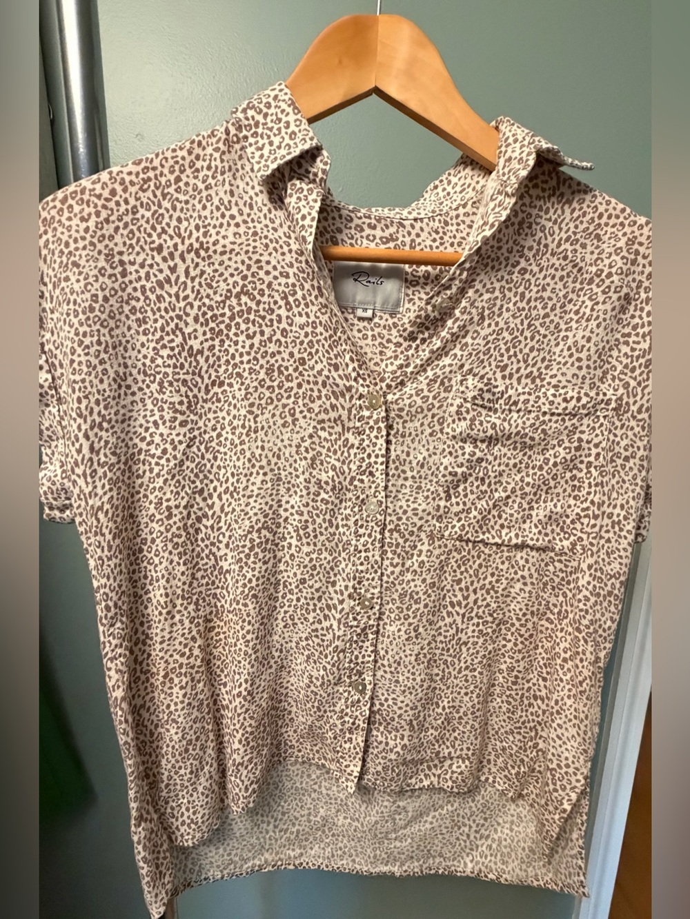 Rails Men’s Short-Sleeve Button-Up Shirt in Beige and Brown Leopard Print
